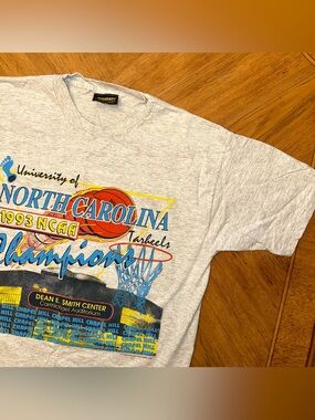 Vintage 1993 UNC Tar Heels NCAA Champions TShirt XL Single Stitch Dean Smith USA
